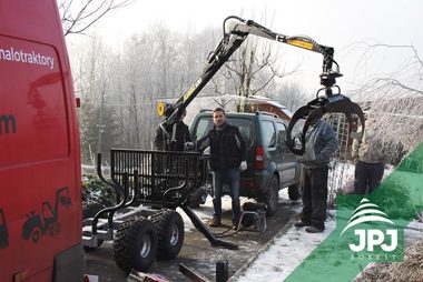 Předání vyvážecího vleku Vahva Jussi 1500_320 zákazníkovi